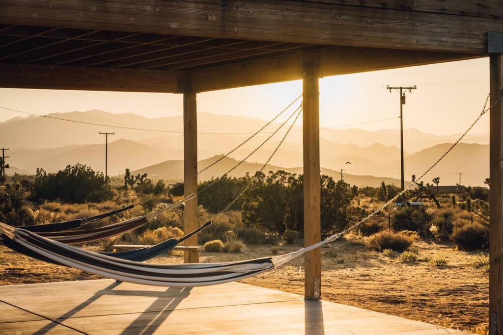 Joshua Tree Hidden Tower * Views - Landmark Юкка-Валлі Екстер'єр фото