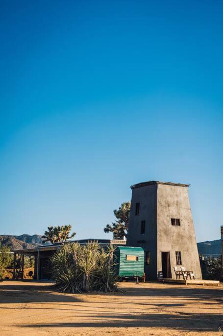 Joshua Tree Hidden Tower * Views - Landmark Юкка-Валлі Екстер'єр фото