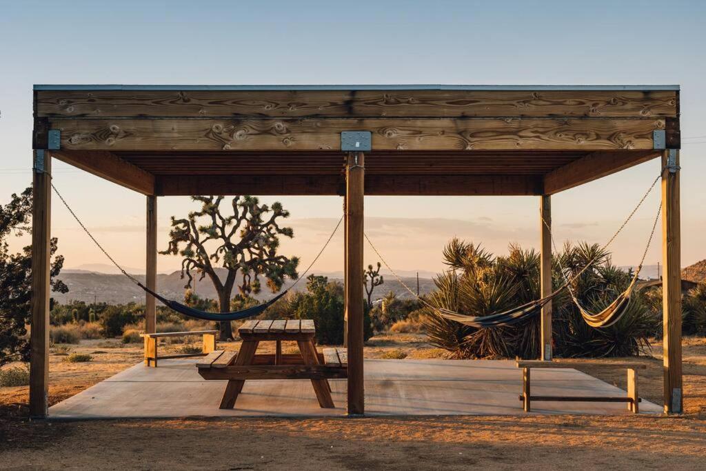 Joshua Tree Hidden Tower * Views - Landmark Юкка-Валлі Екстер'єр фото
